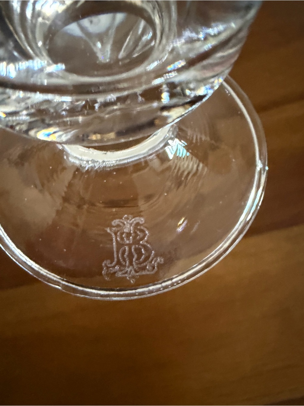 NWOT Set of 4 Lindemans Lambic Glasses - Gold Rims & Watermarked Bases - Picture 3 of 7